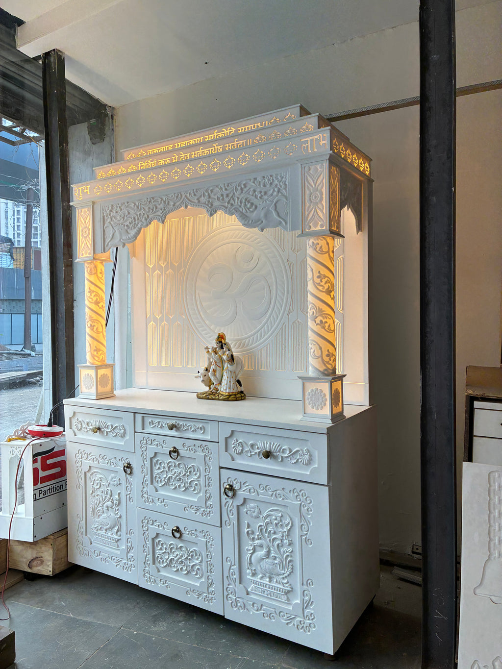 HOME ARTS | Corian pooja mandir  | Luxury design