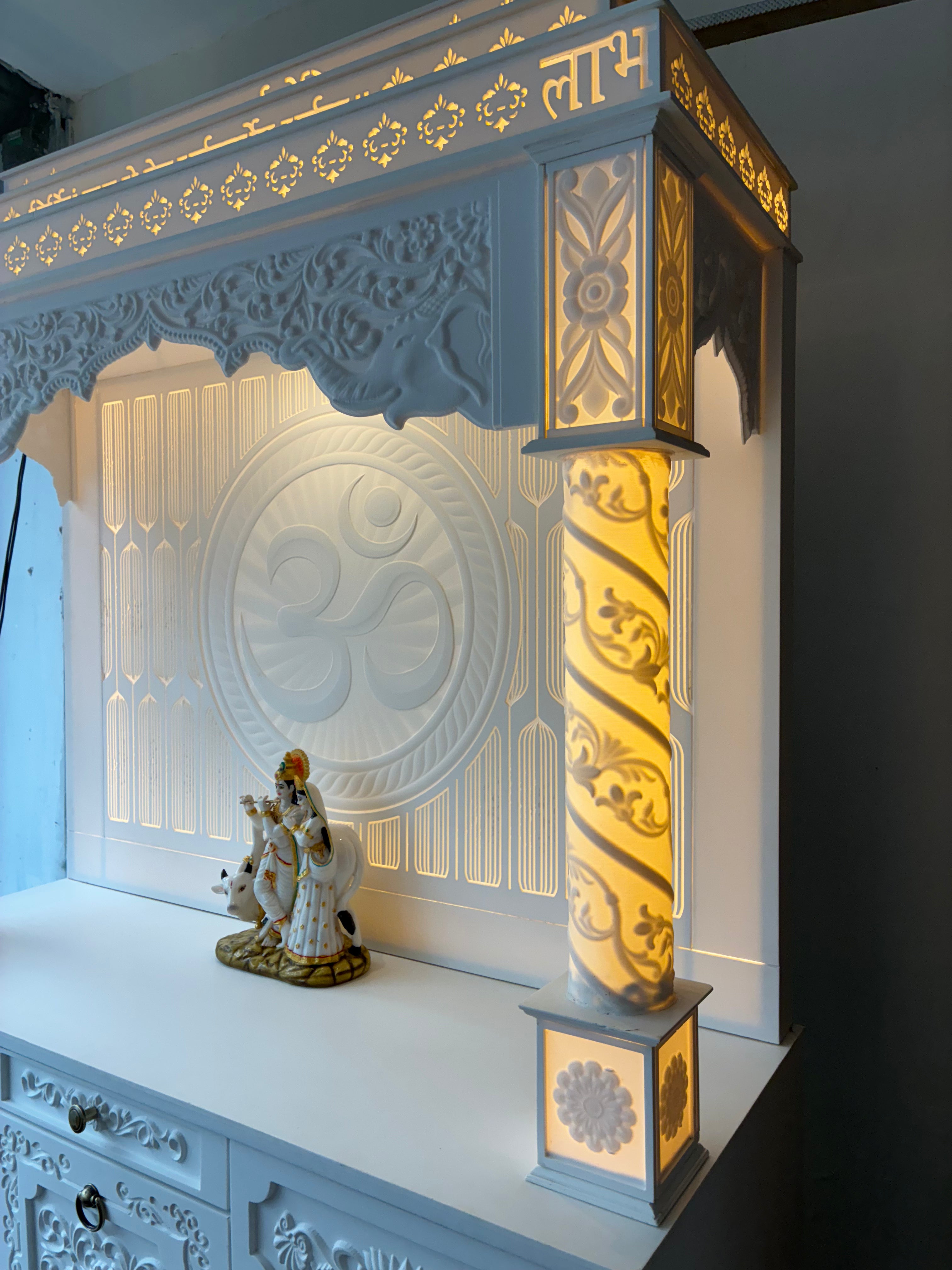 HOME ARTS | Corian pooja mandir  | Luxury design
