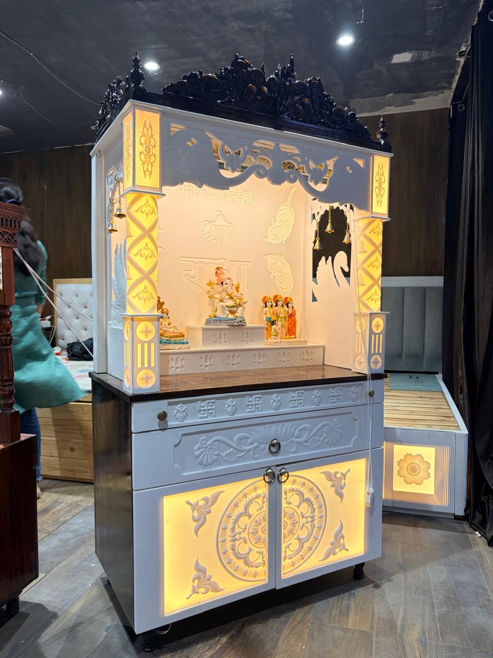 HOME ARTS | Corian pooja mandir  | Luxury design