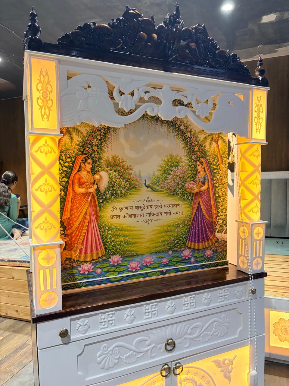 HOME ARTS | Corian pooja mandir  | Luxury design